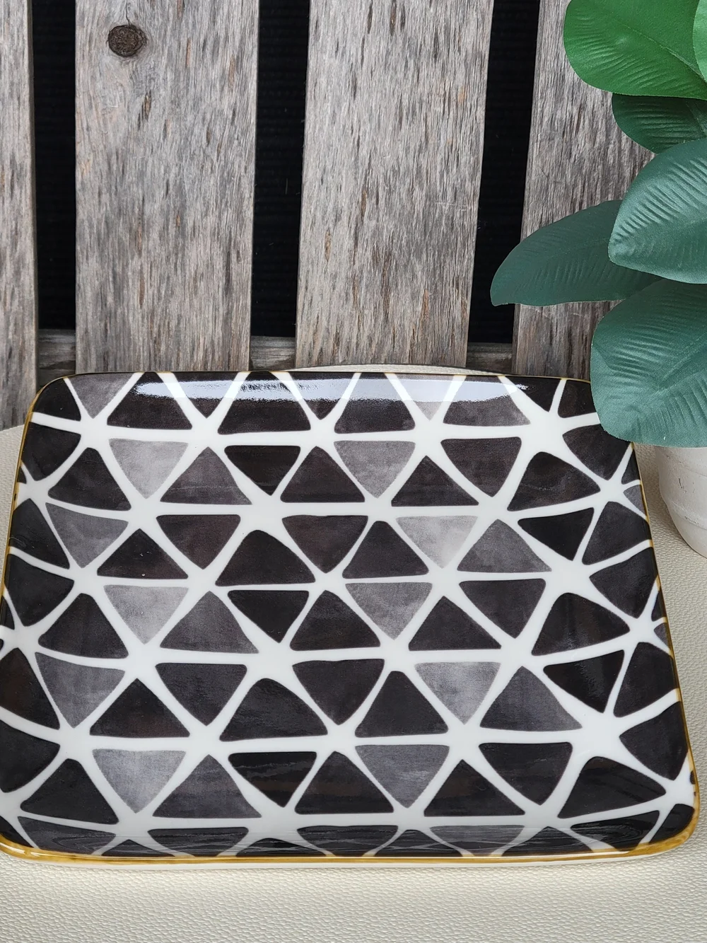 overandback square ceramic